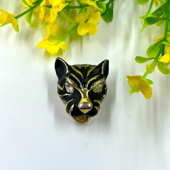 michele lynn Jewelry - Michele Lynn Signed Vintage Panther Head Scarf Clip With Crystal Eyes
